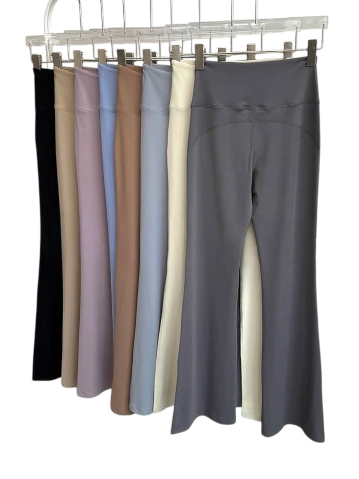 シアーカップイントップス＋フレアレギンスセット