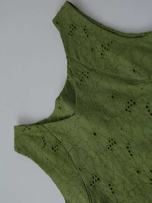 刺繍スカラップノースリーブトップス