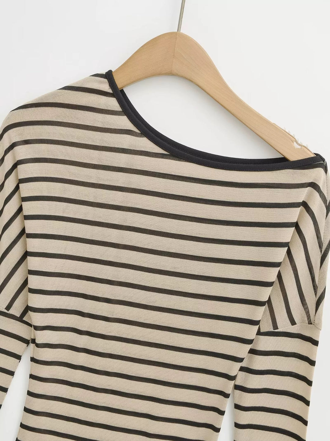 バイアスストライプオフショルカットソー