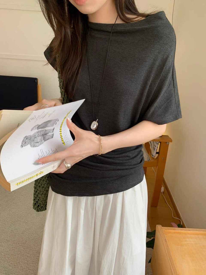 アシンメトリーネックサイドギャザーカットソー