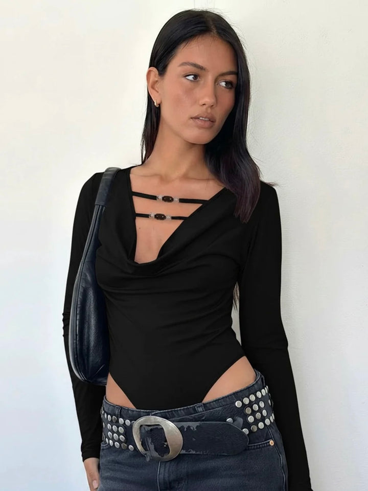 ビーズ付きディープネックボディースーツ