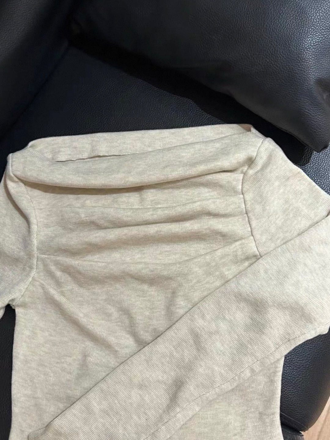 ウール混オフショルドレープトップス