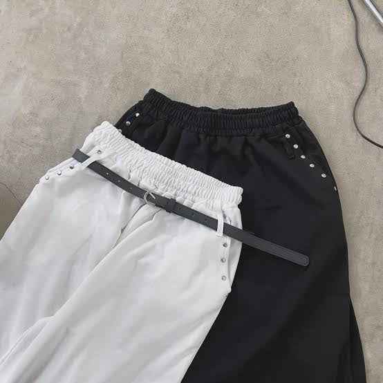 ベルト付きダブルループスタッズワイドパラシュートスウェットパンツ