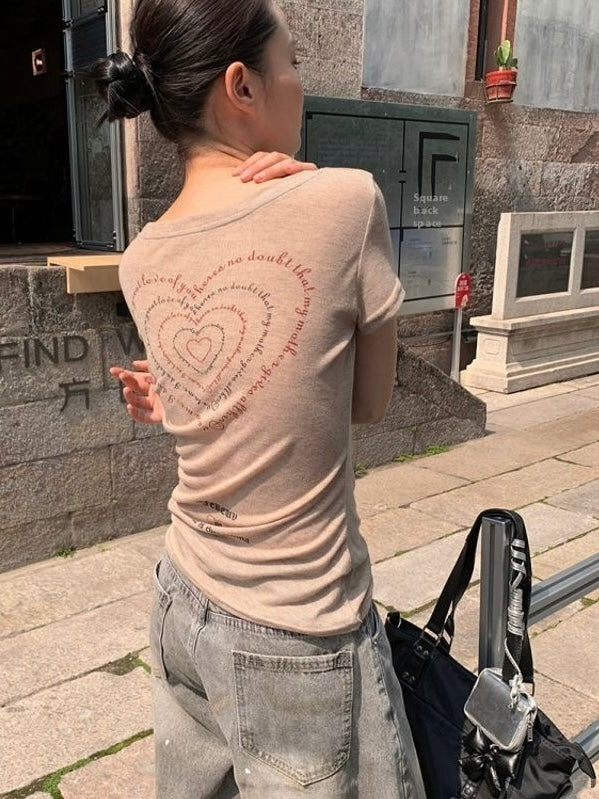 GothicグラフィックUネックTシャツ