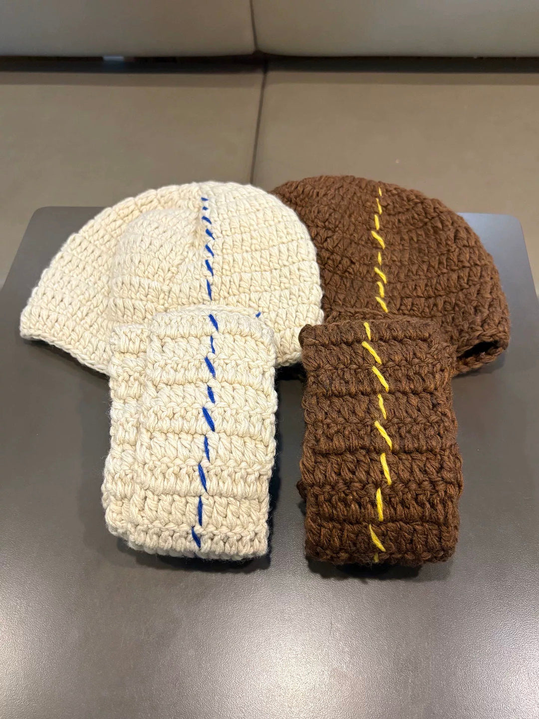 ロングイヤーフラップニットハット