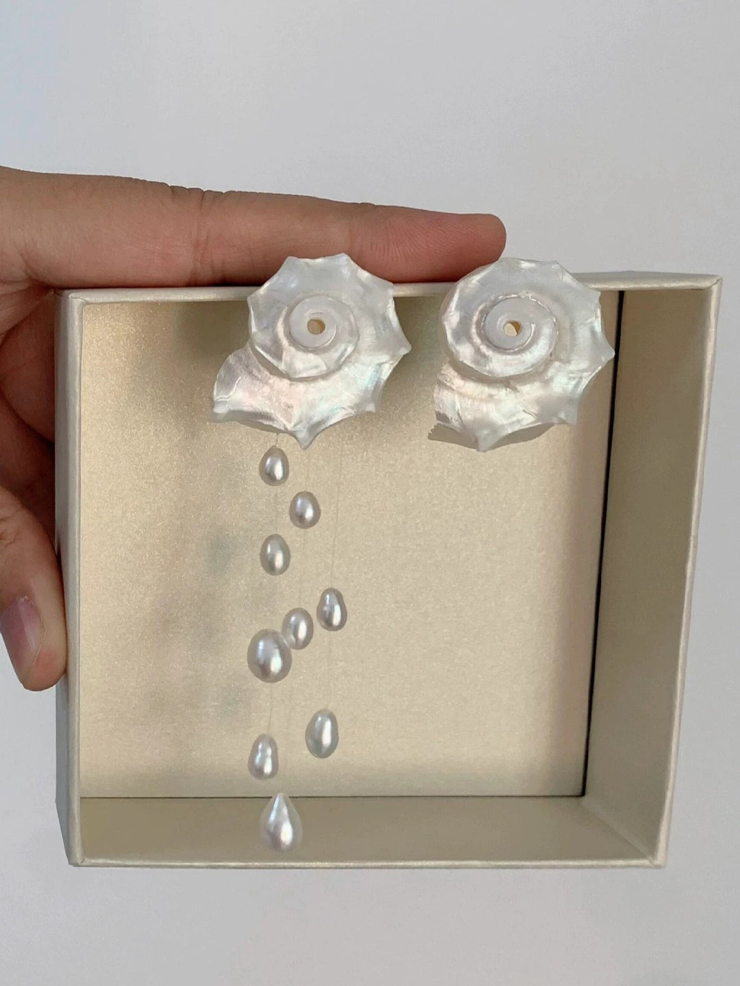 リアルシーシェルドロップロングピアス