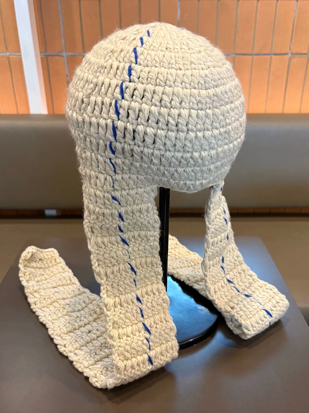 ロングイヤーフラップニットハット