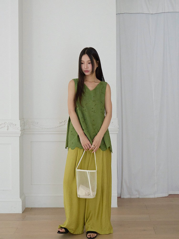 刺繍スカラップノースリーブトップス