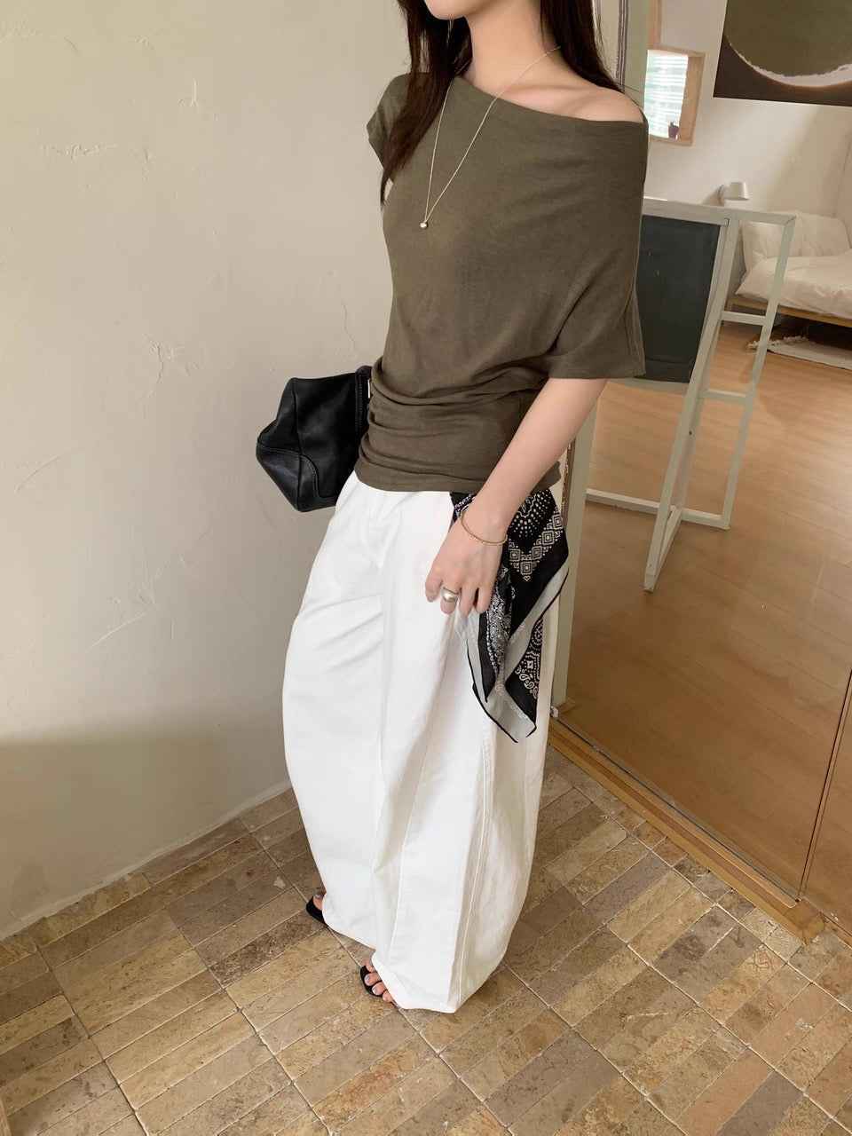 アシンメトリーネックサイドギャザーカットソー