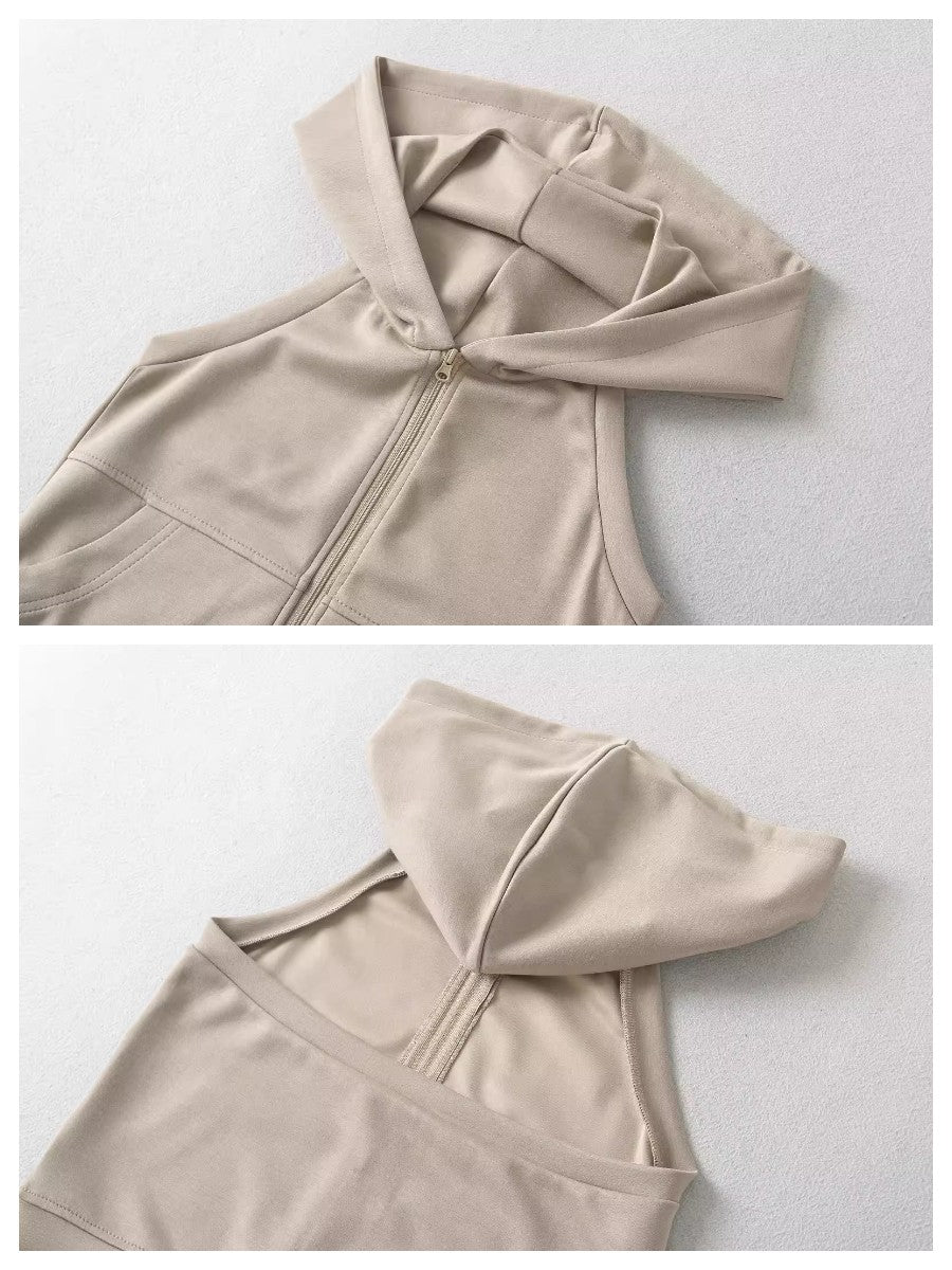 スリーブレスジップアップフーディー