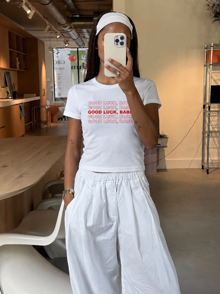 GOOD LUCK BABE グラフィックロゴプリントTシャツ