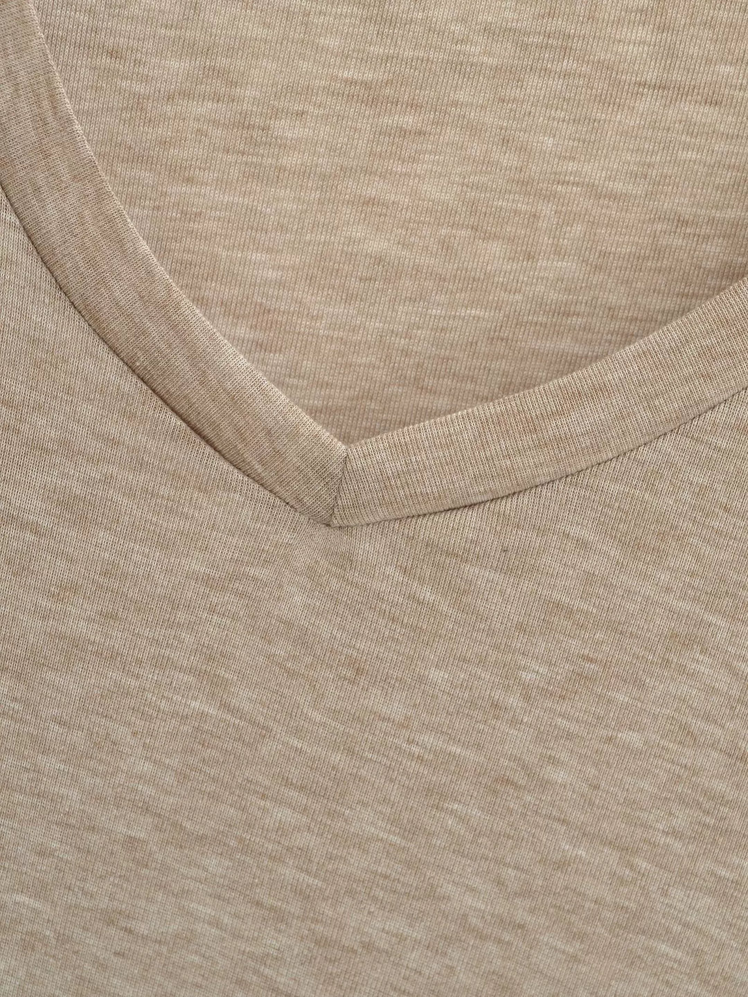 フリルスリーブソフトVネックTシャツ