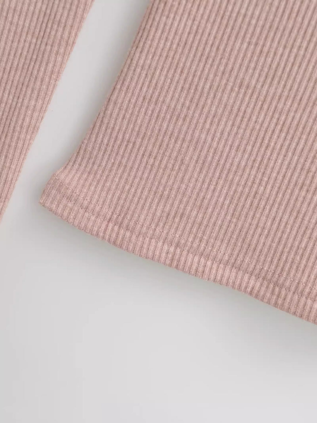 アシンメトリーネックリブトップス