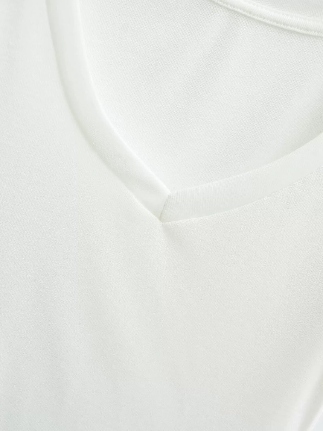 フリルスリーブソフトVネックTシャツ
