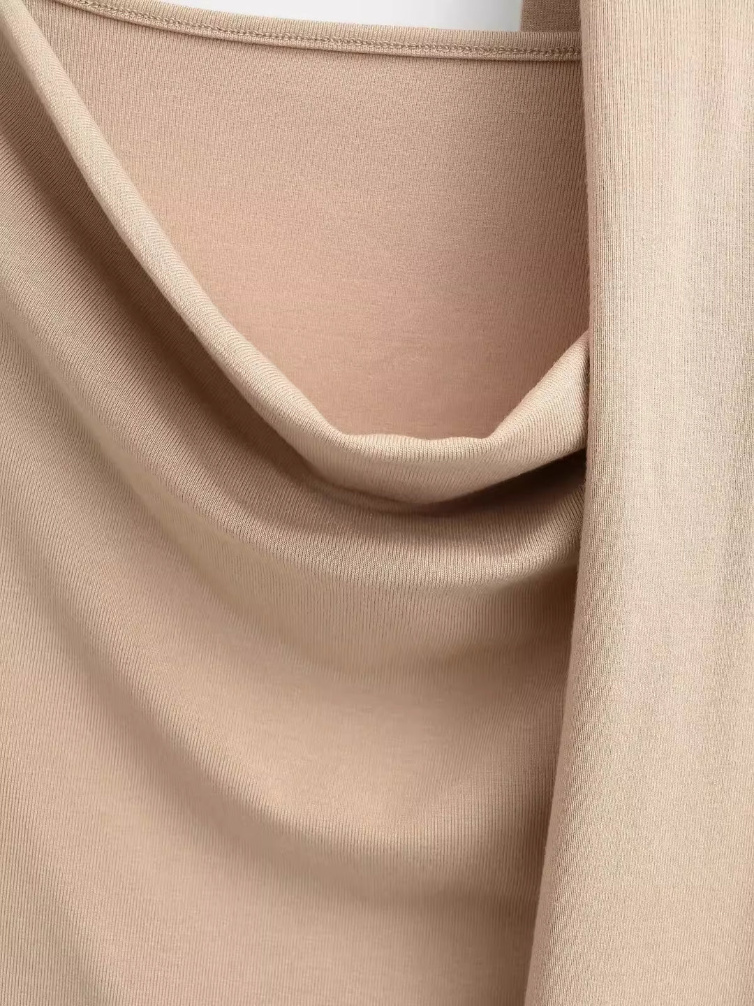 タイ付きドレープネックトップス