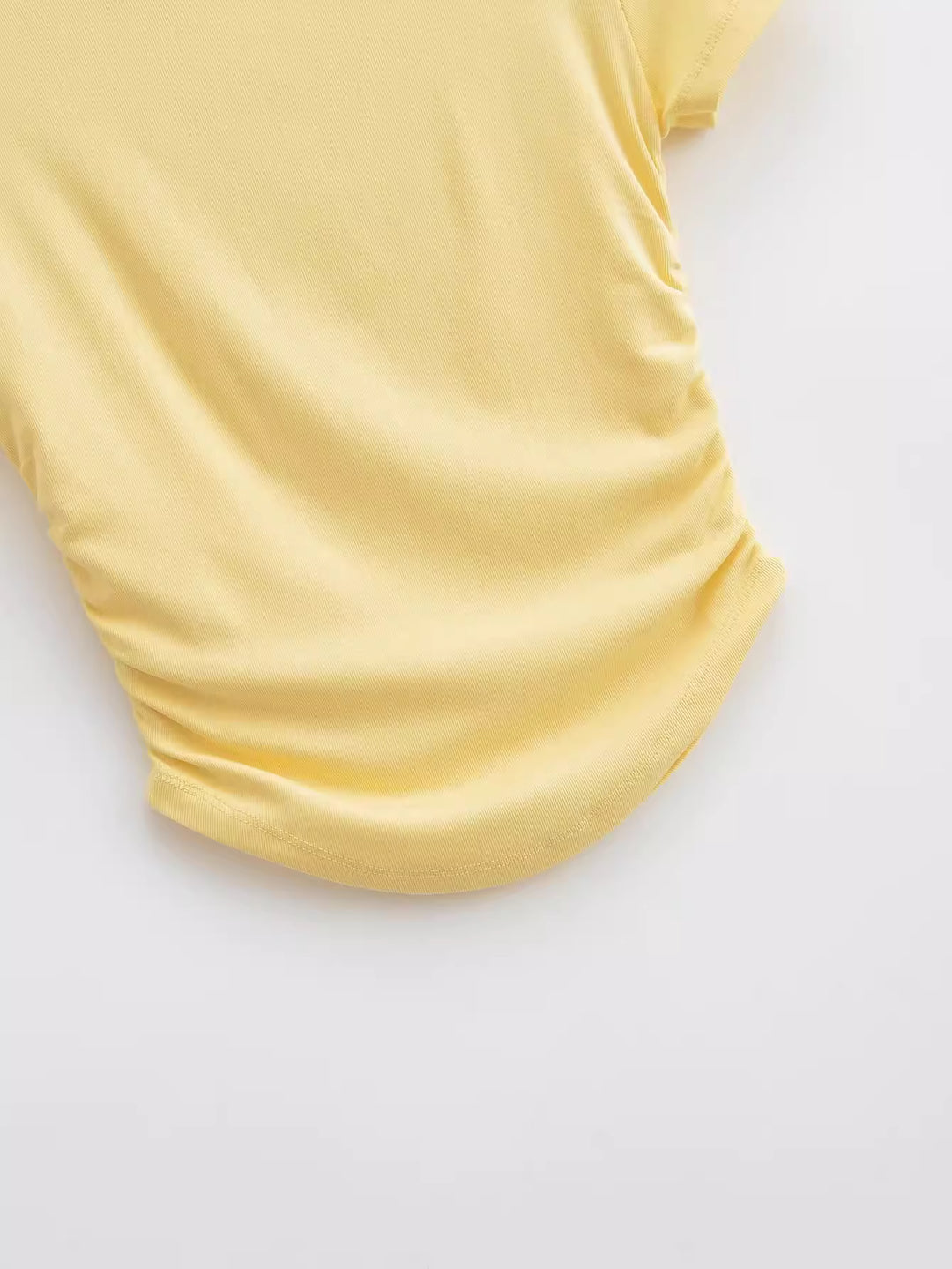 ソフトドレープモックネックショートスリーブトップス