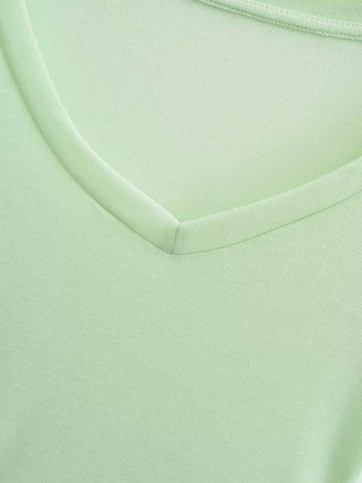 フリルスリーブソフトVネックTシャツ