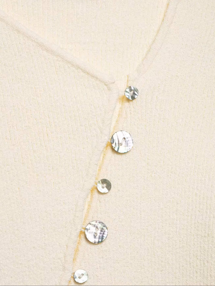 シェルボタンスラントカーディガン