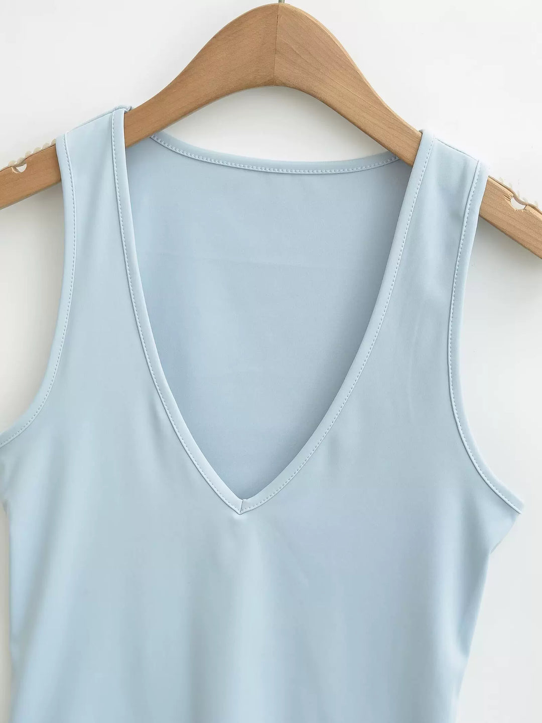 ワイドディープVネックフィットタンクトップ
