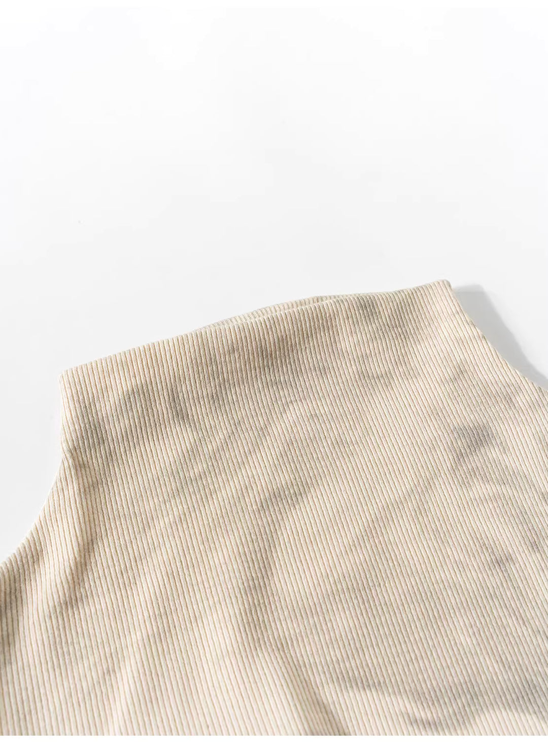 マーブルデザインハイネックスリーブレストップス