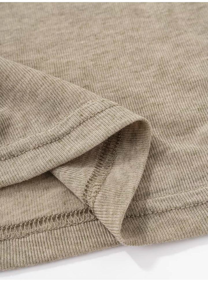 GothicグラフィックUネックTシャツ