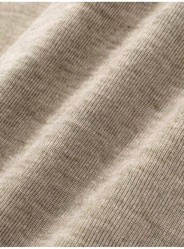 GothicグラフィックUネックTシャツ