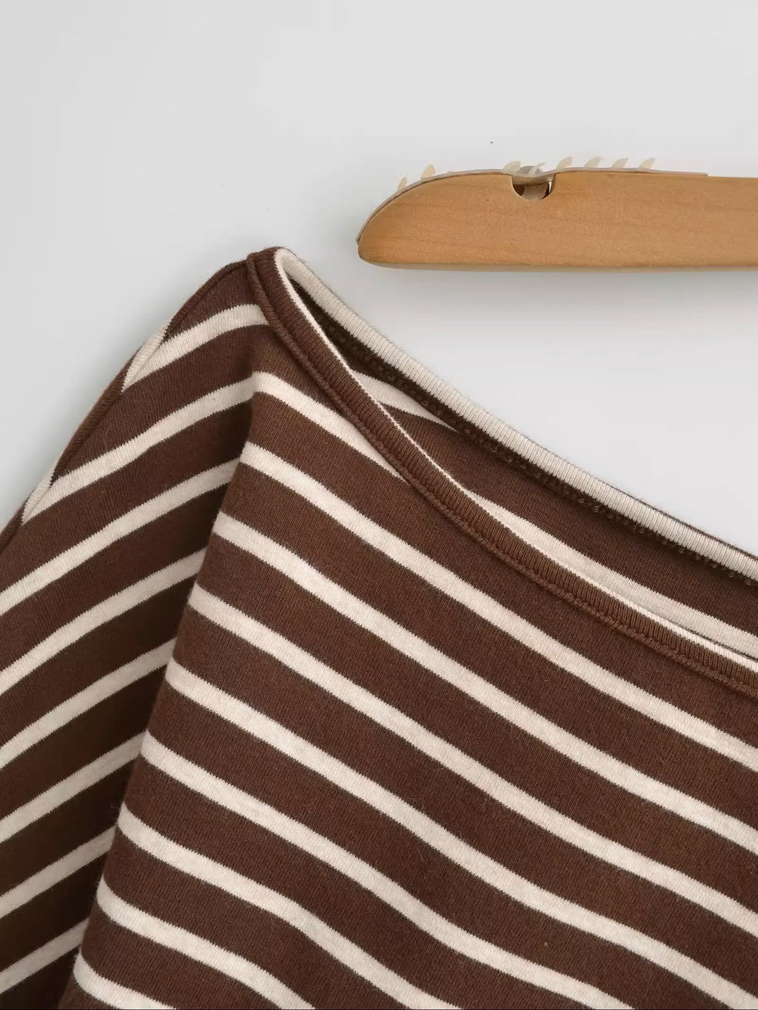 オフショルダーボーダーカットソー