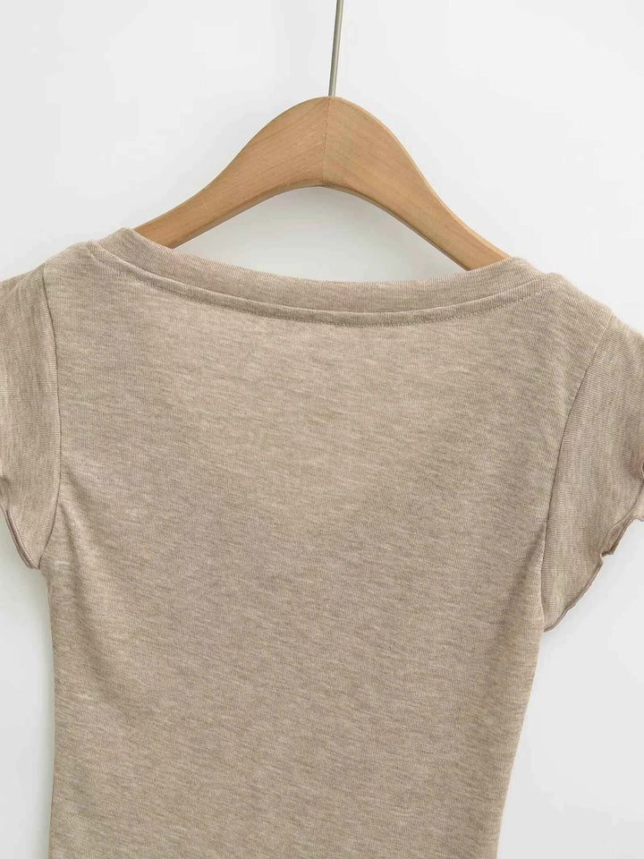 フリルスリーブソフトVネックTシャツ