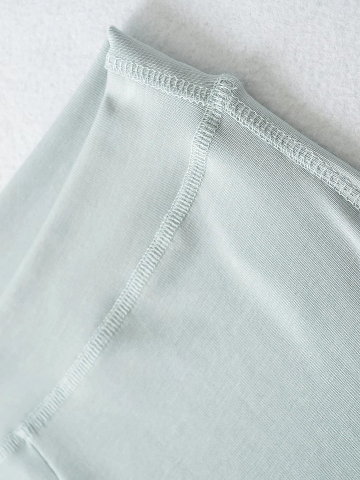 ソリッドカラーストレッチフレアパンツ