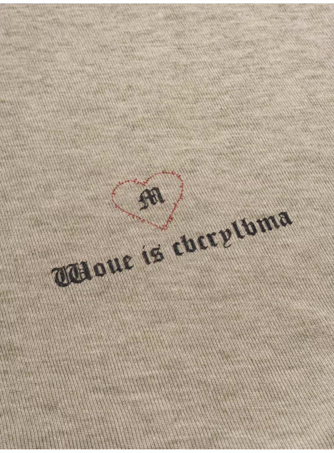 GothicグラフィックUネックTシャツ