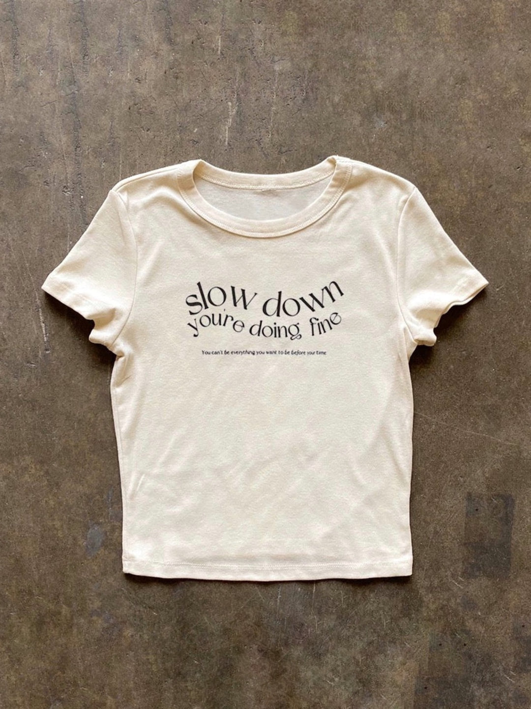 Slow Down Logo プリントTシャツ